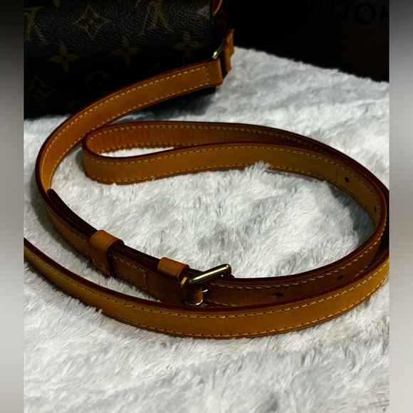 Louis Vuitton Monogram Sac Tambourin Crossbody - Picture 10 of 15
